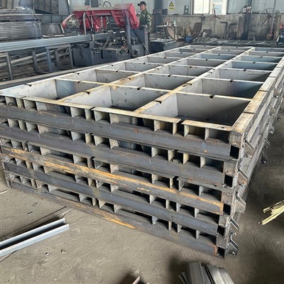 Ineinandergreifende Betonblockform