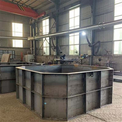 Große Klärgrubenform