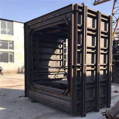 Quadratische Durchlassform aus Stahl